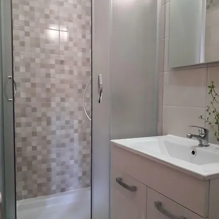 Apartment Tina, 30 M From Beach, *