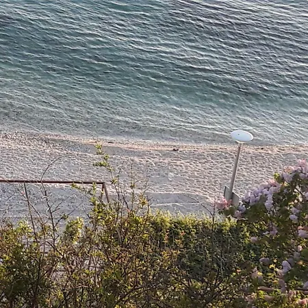 Apartment Tina, 30 M From Beach,