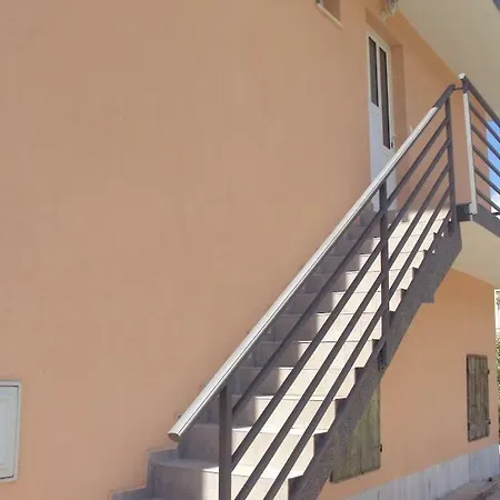 Tina, 30 M From Beach, Apartment Podstrana