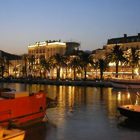 Tina, 30 M From Beach, * Podstrana